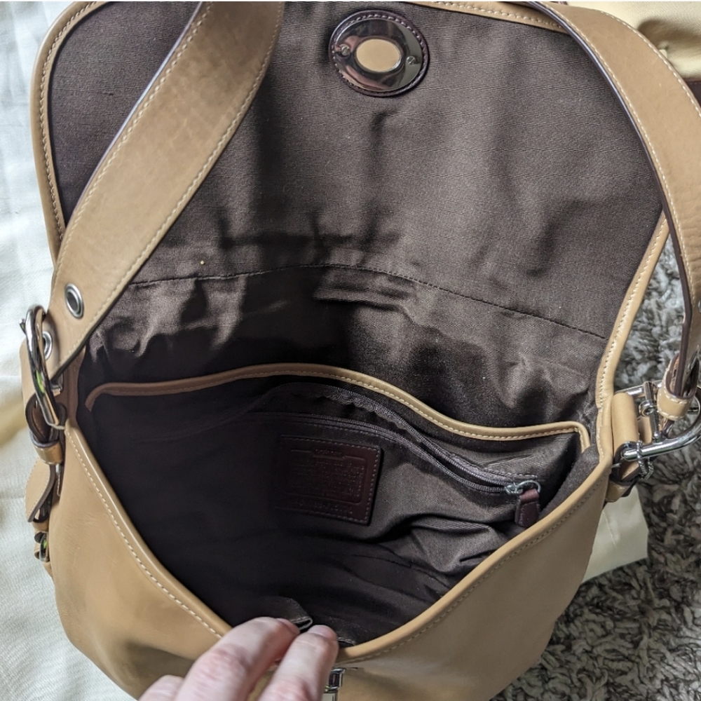 🤎 Coach Leather Flap Duffle - Picture 8 of 11